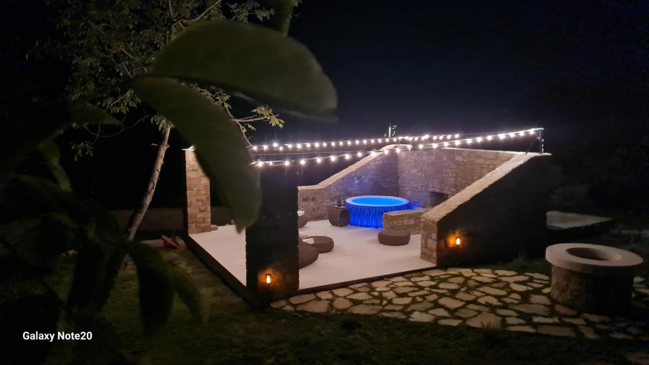 Hisa Kapis With Hot Tube Lejlighed Koper Eksteriør billede